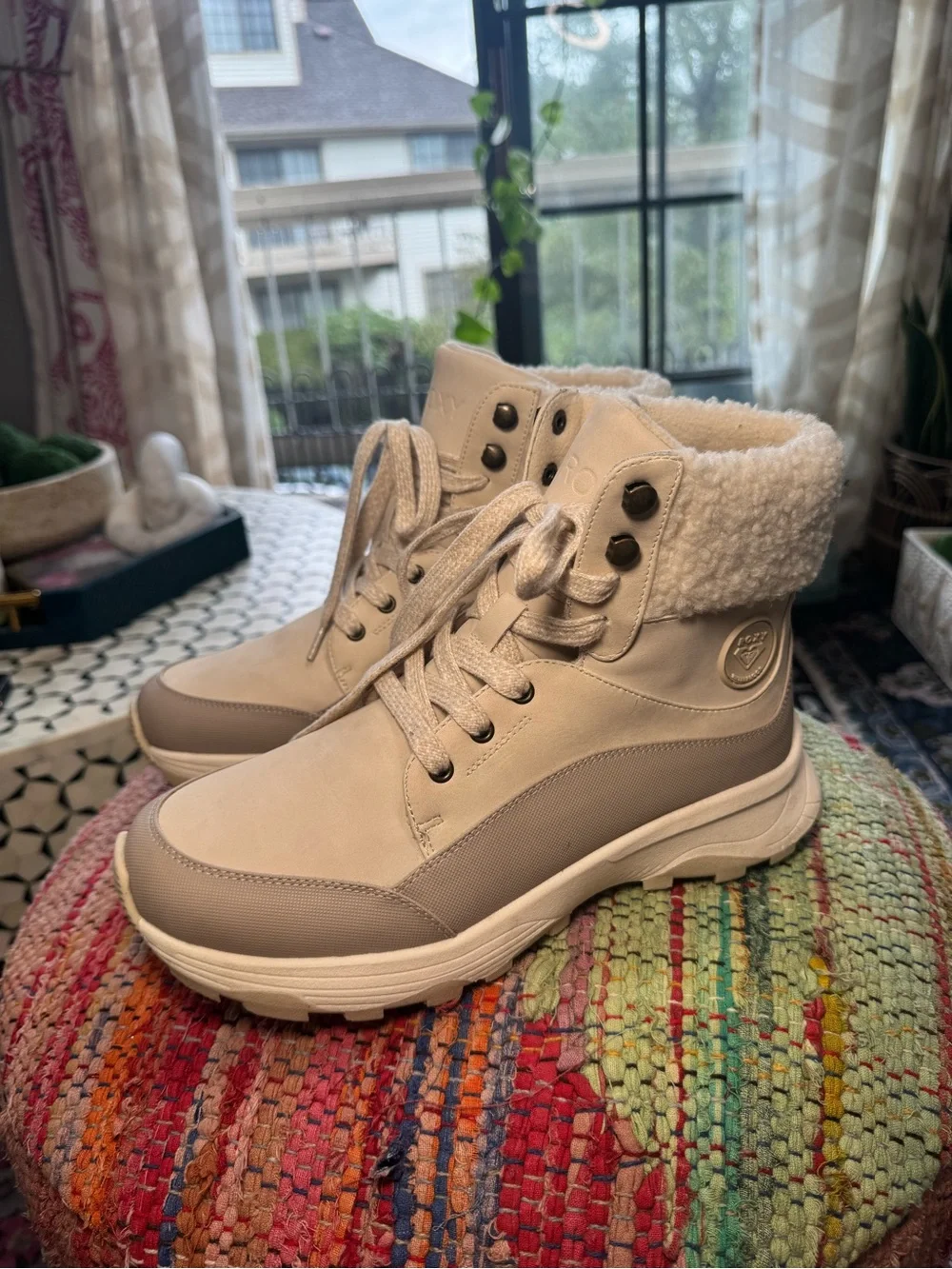 ▫️🤍 Roxy Women's Cream Tan Sherpa Lace-Up Winter Boots 🤍▫️